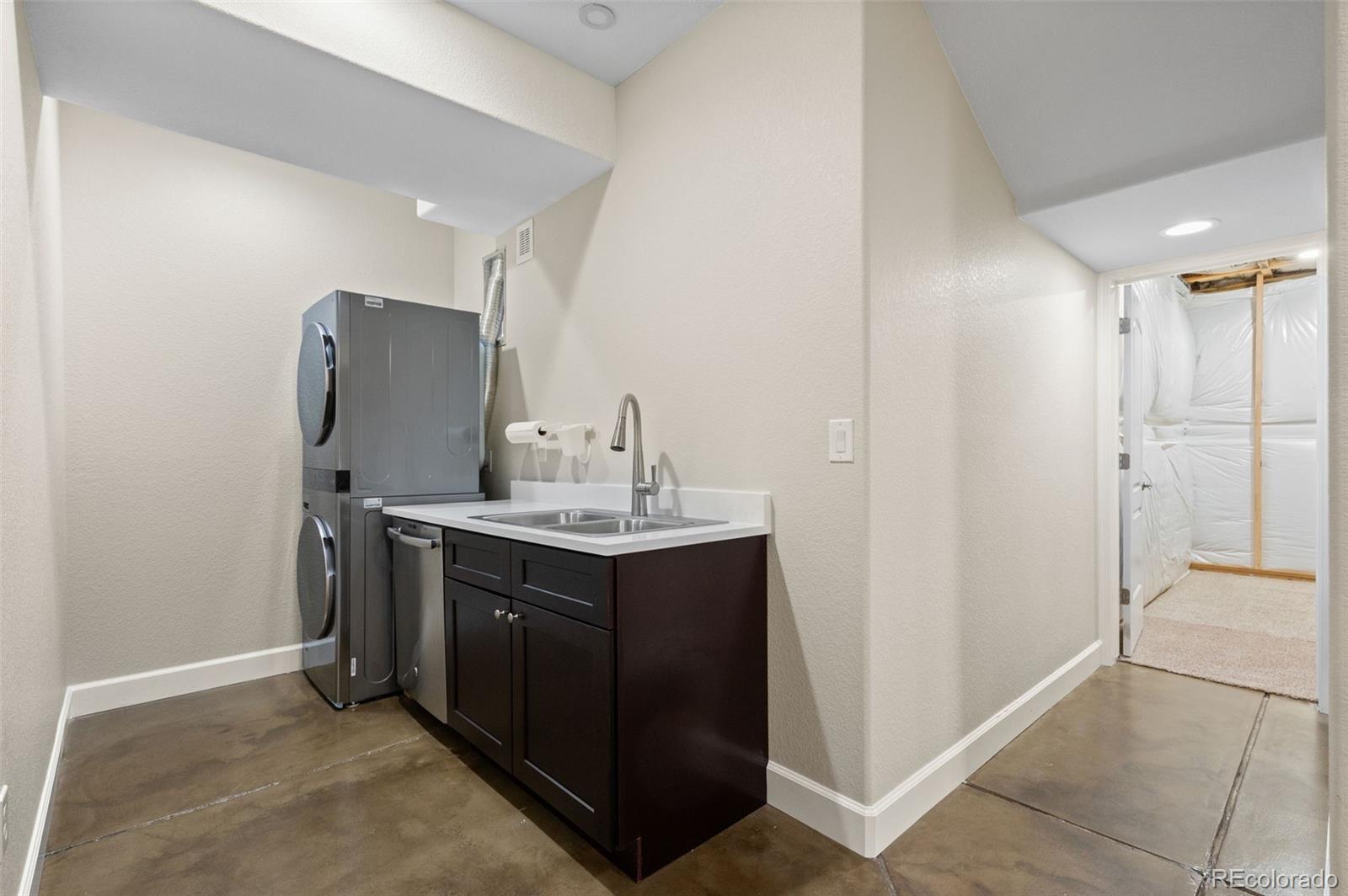 10082 Glenayre Court