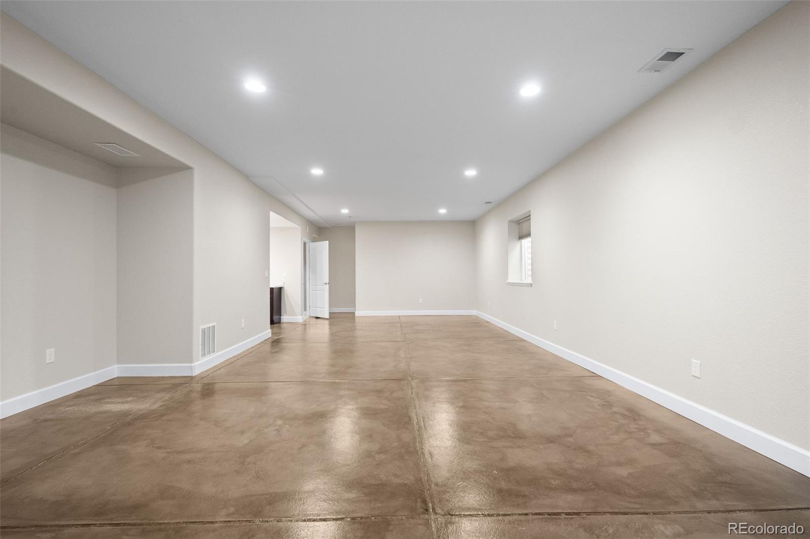 10082 Glenayre Court