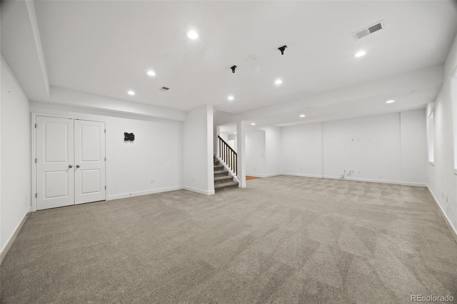 14376 Double Dutch Circle