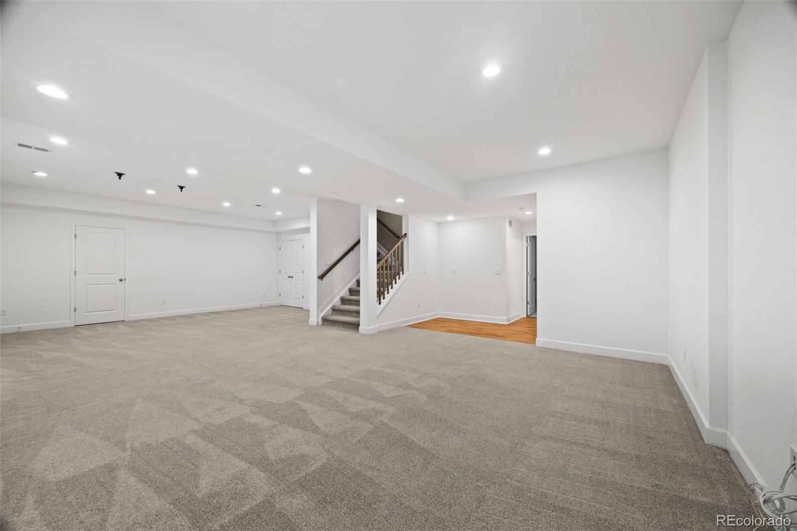 14376 Double Dutch Circle