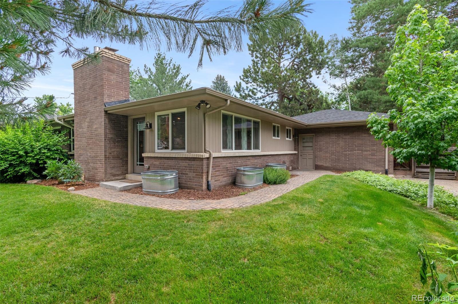 2717 S Langley Court