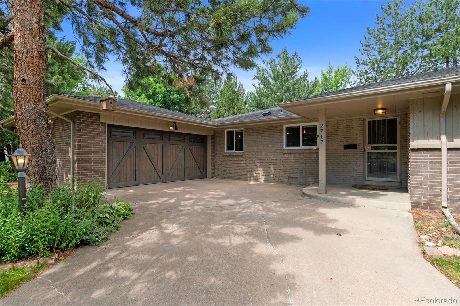 2717 S Langley Court