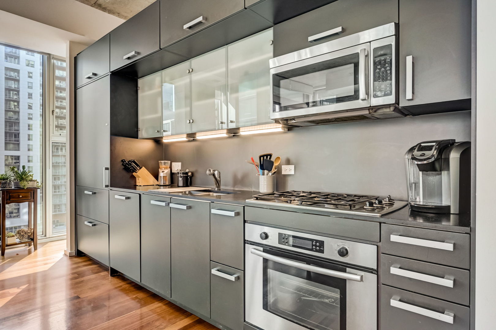 550 N St Clair Street Unit: 1404