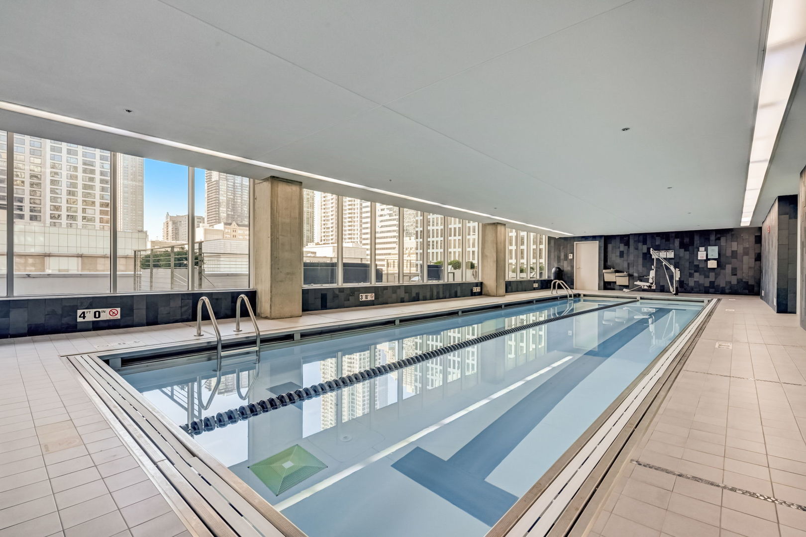 550 N St Clair Street Unit: 1404