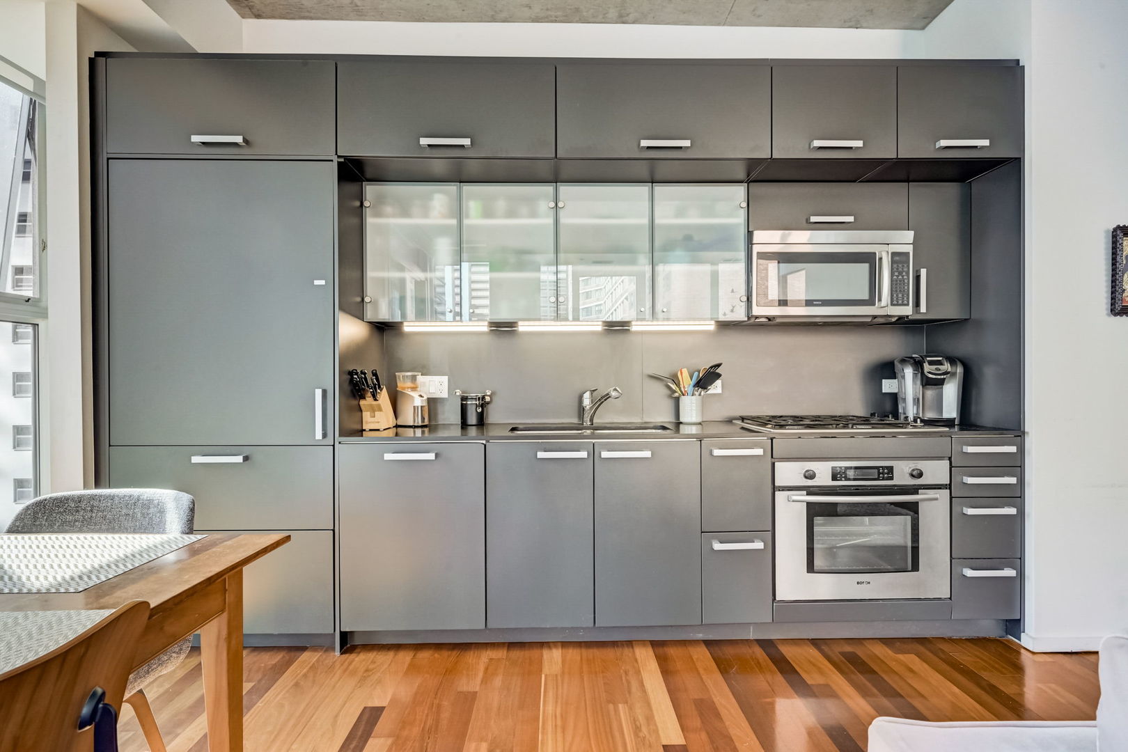 550 N St Clair Street Unit: 1404