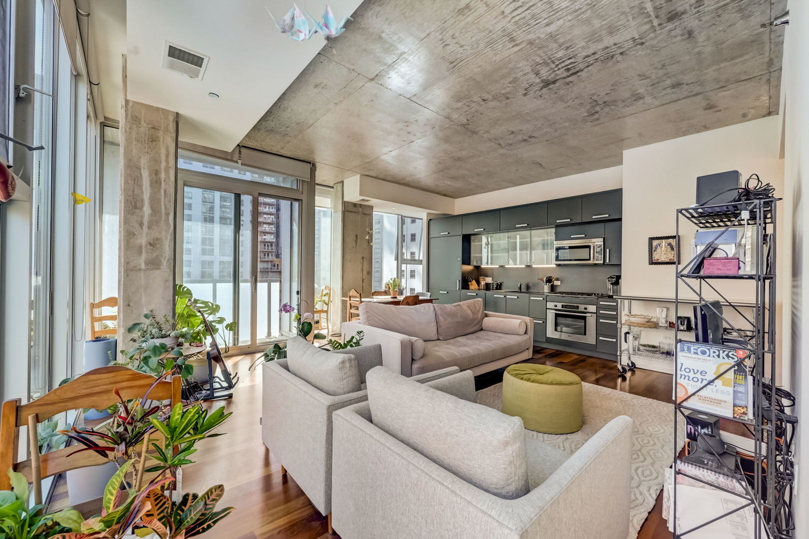 550 N St Clair Street Unit: 1404