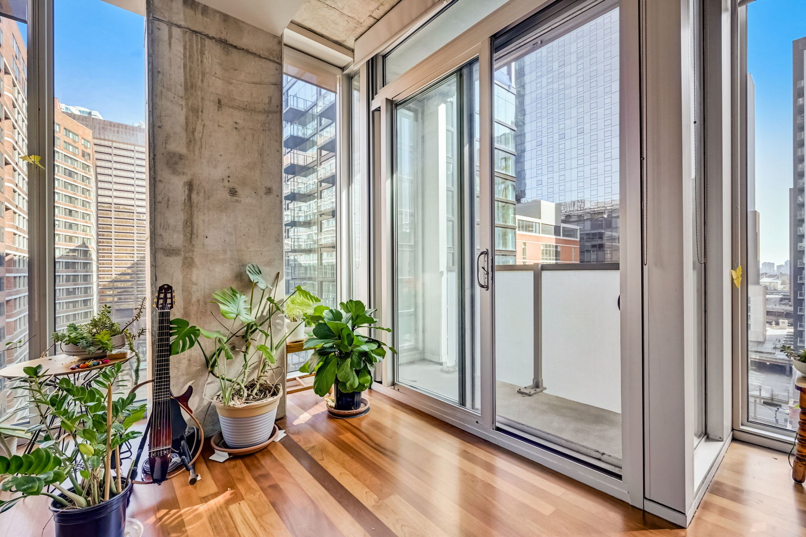 550 N St Clair Street Unit: 1404