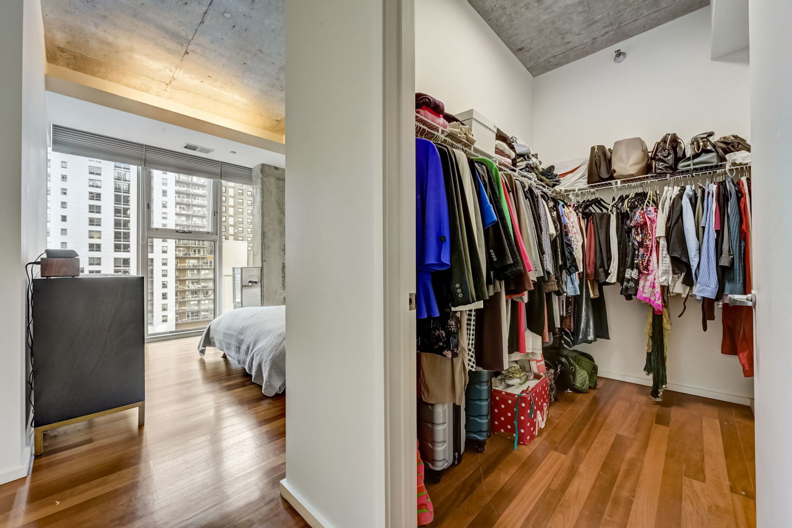 550 N St Clair Street Unit: 1404