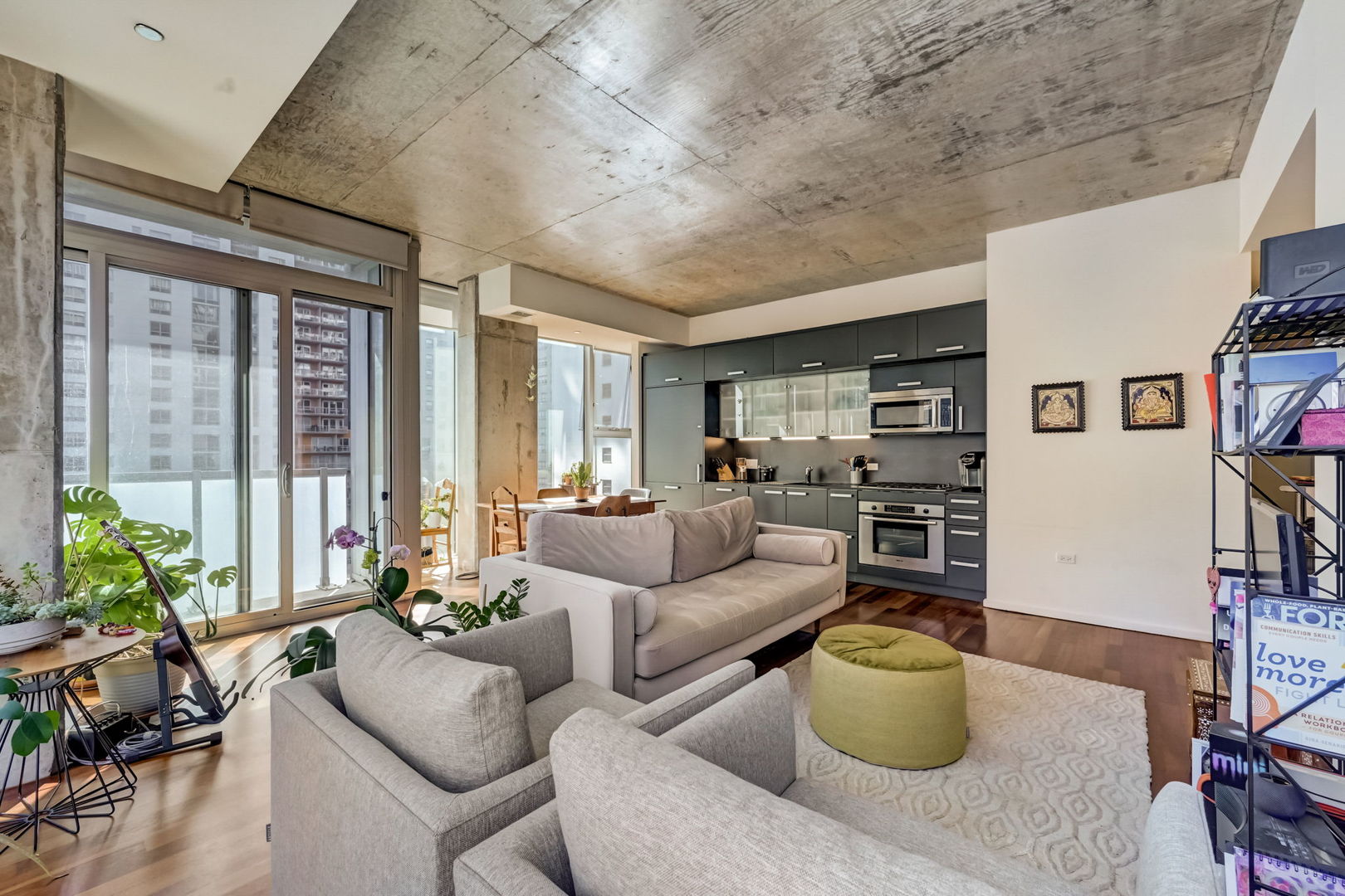 550 N St Clair Street Unit: 1404