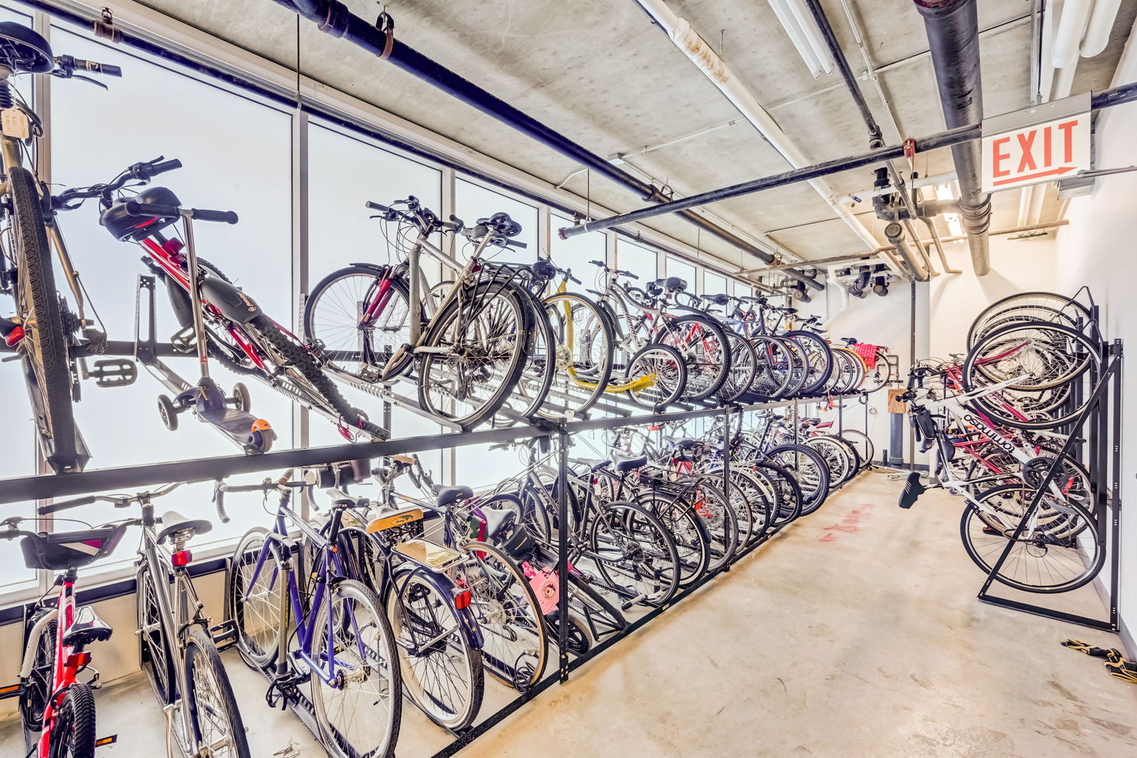 550 N St Clair Street Unit: 1404