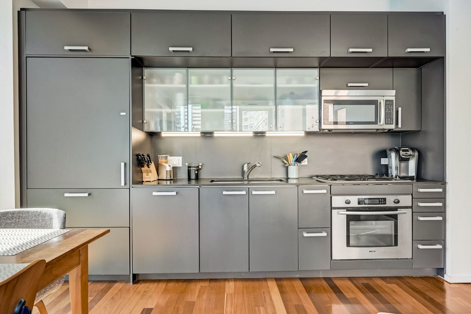 550 N St Clair Street Unit: 1404