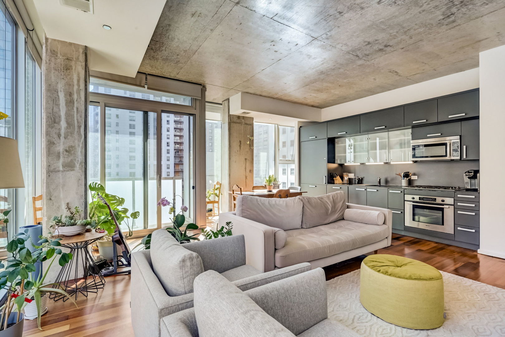 550 N St Clair Street Unit: 1404