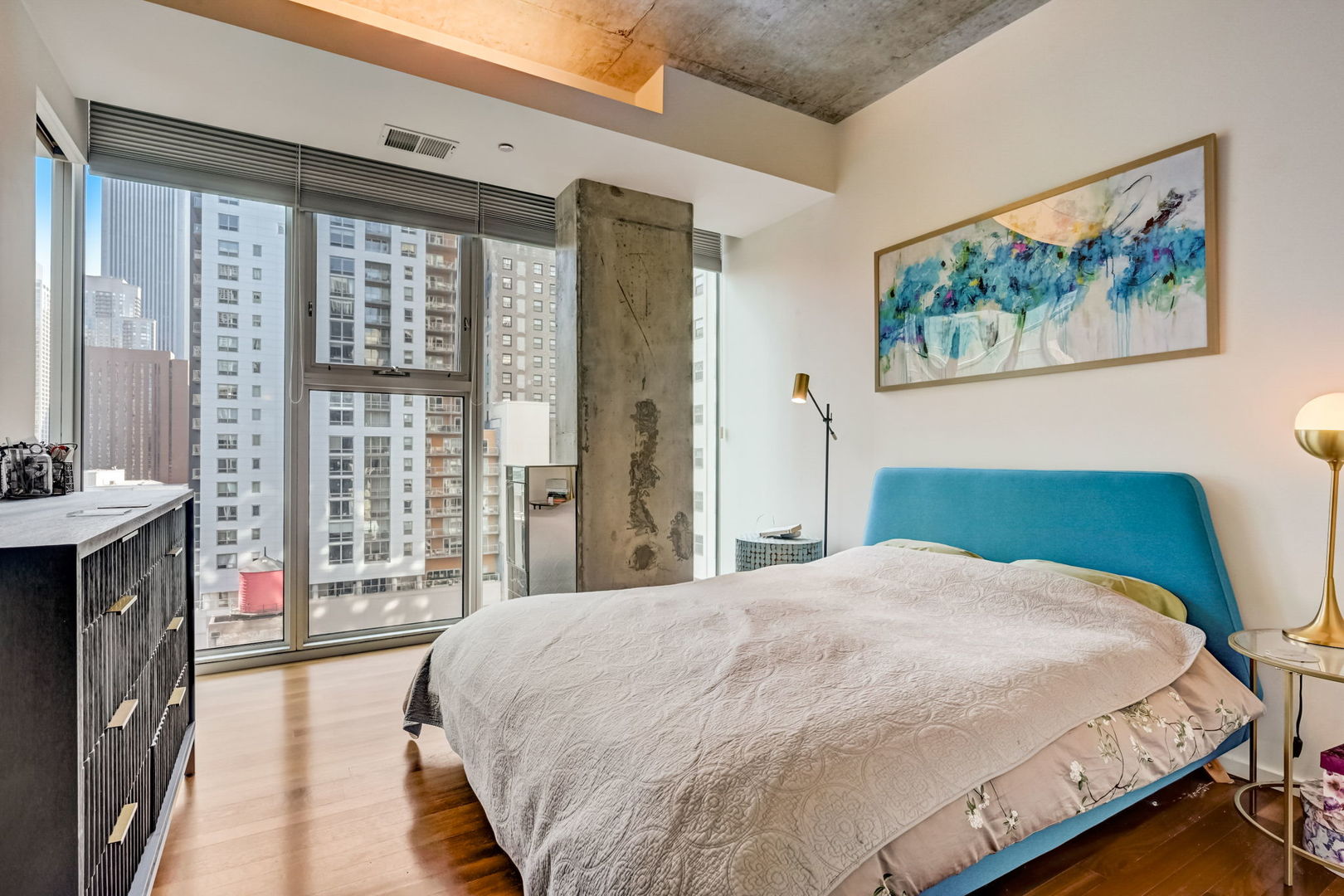 550 N St Clair Street Unit: 1404