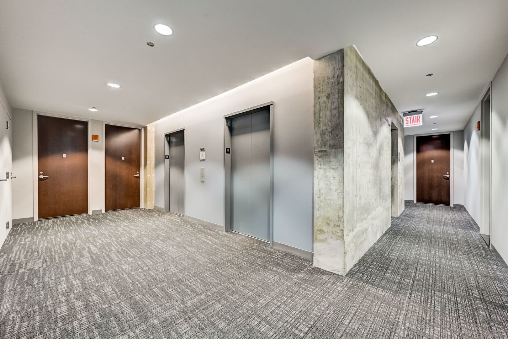 550 N St Clair Street Unit: 1404