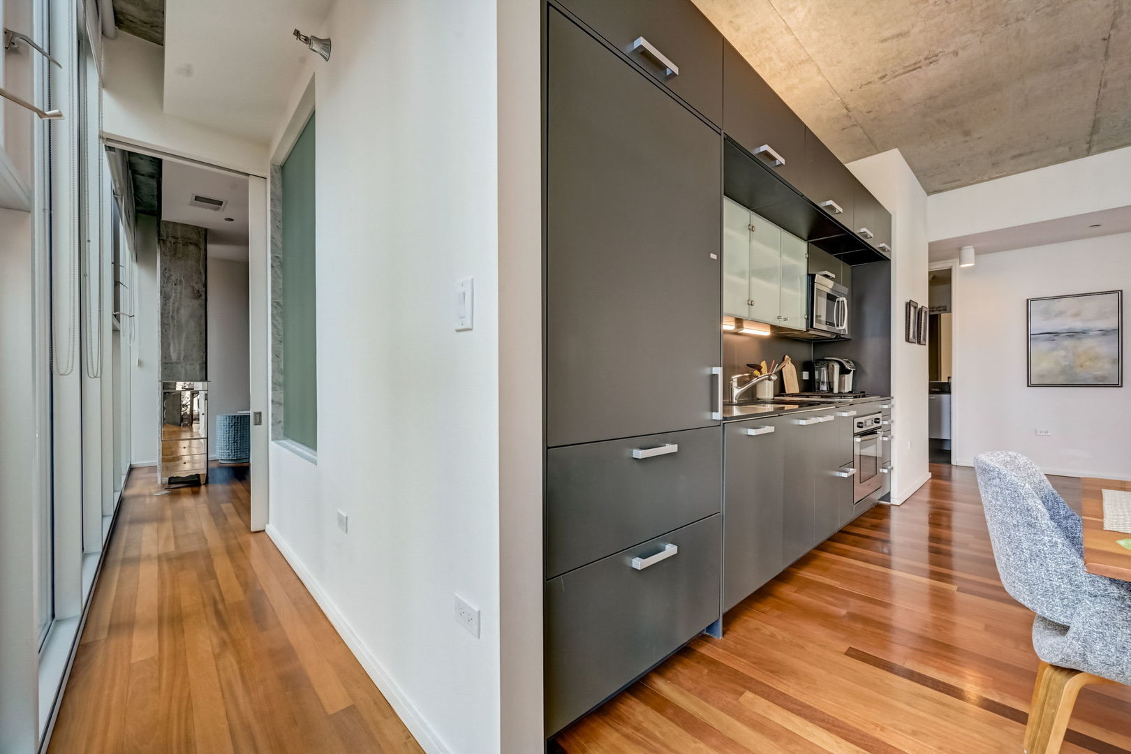 550 N St Clair Street Unit: 1404