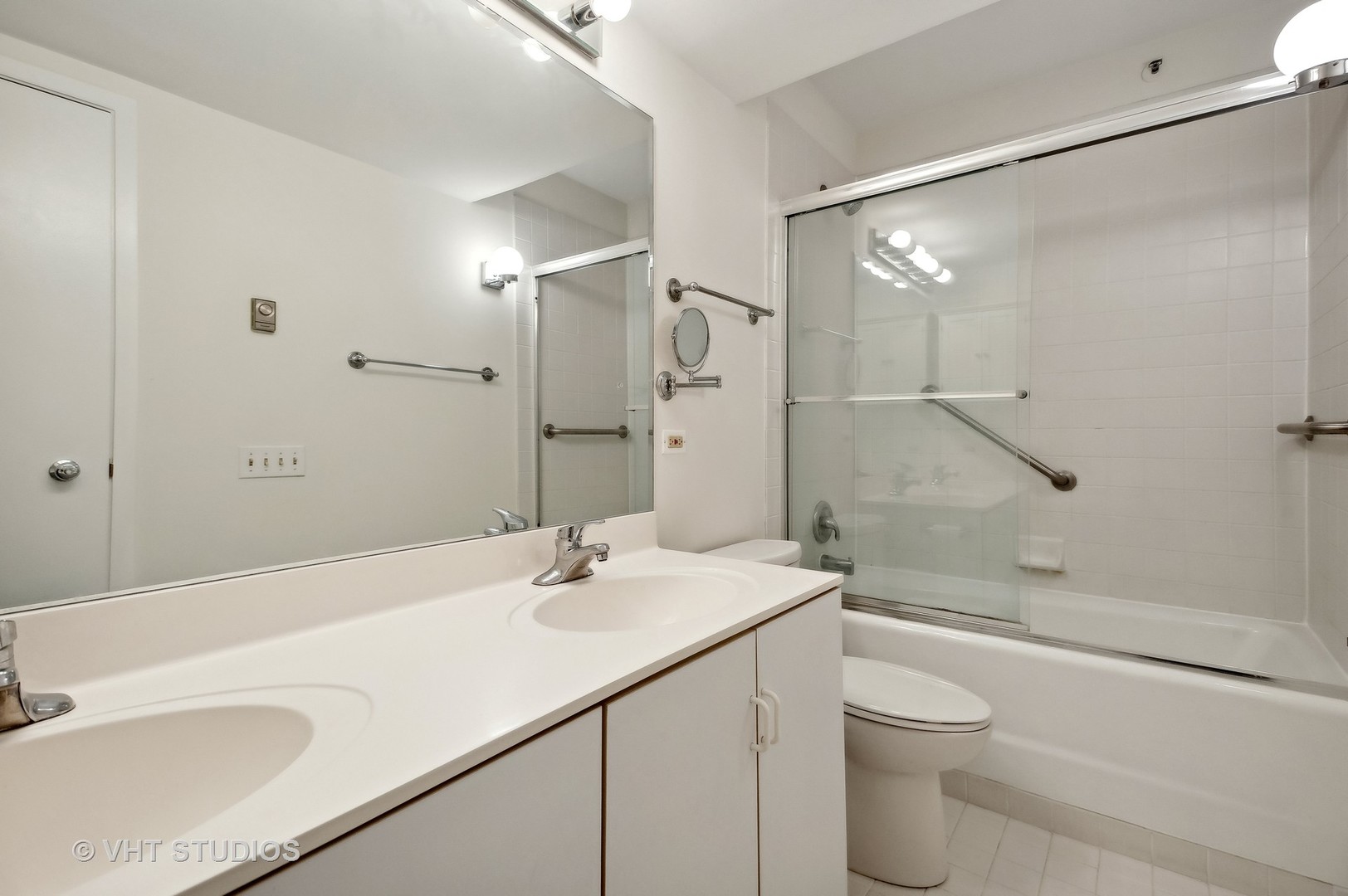 400 E Ohio Street Unit: 702