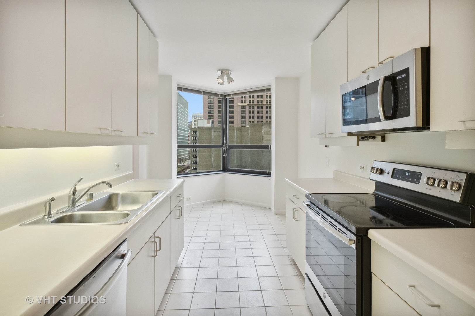 400 E Ohio Street Unit: 702