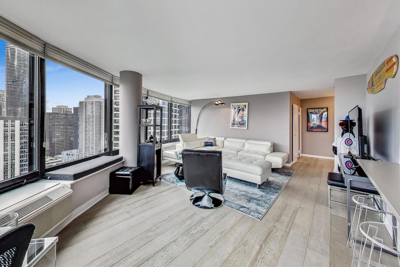 155 N Harbor Drive Unit: 3213