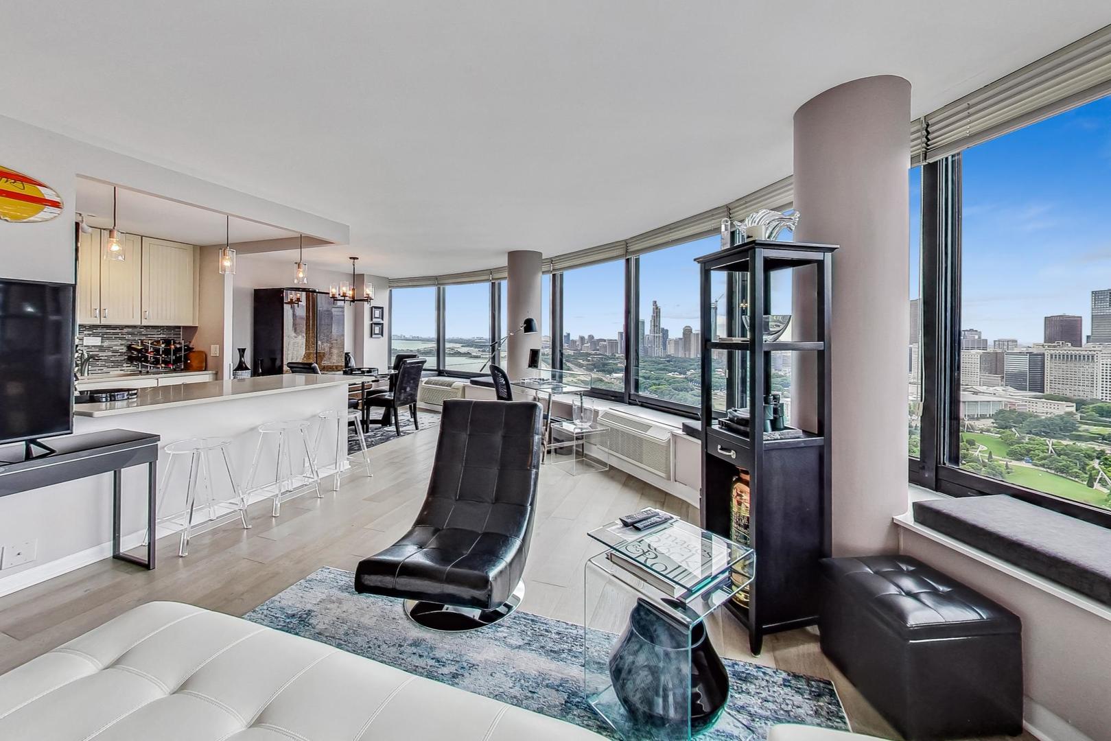 155 N Harbor Drive Unit: 3213