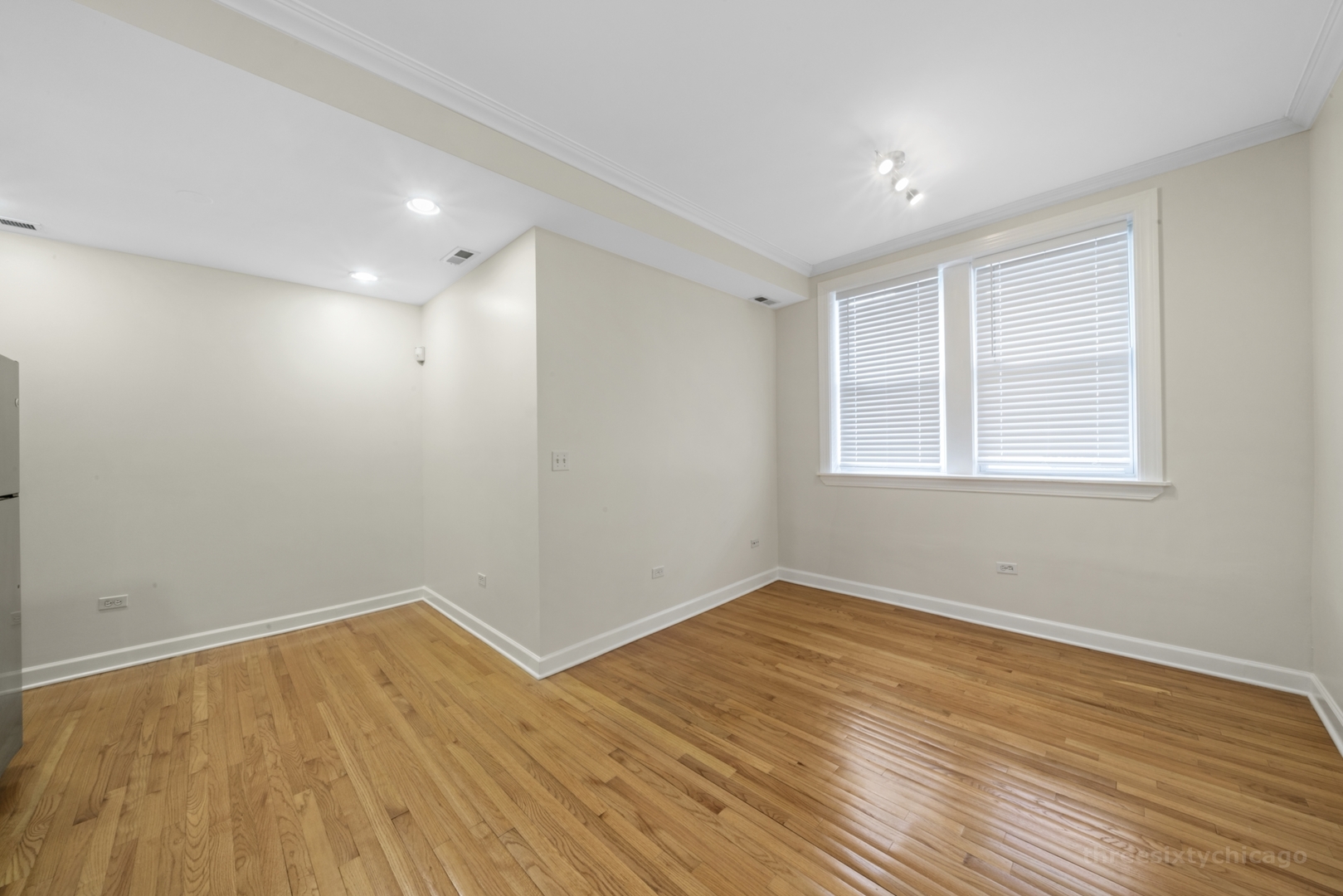 2124 N Hudson Avenue Unit: 104