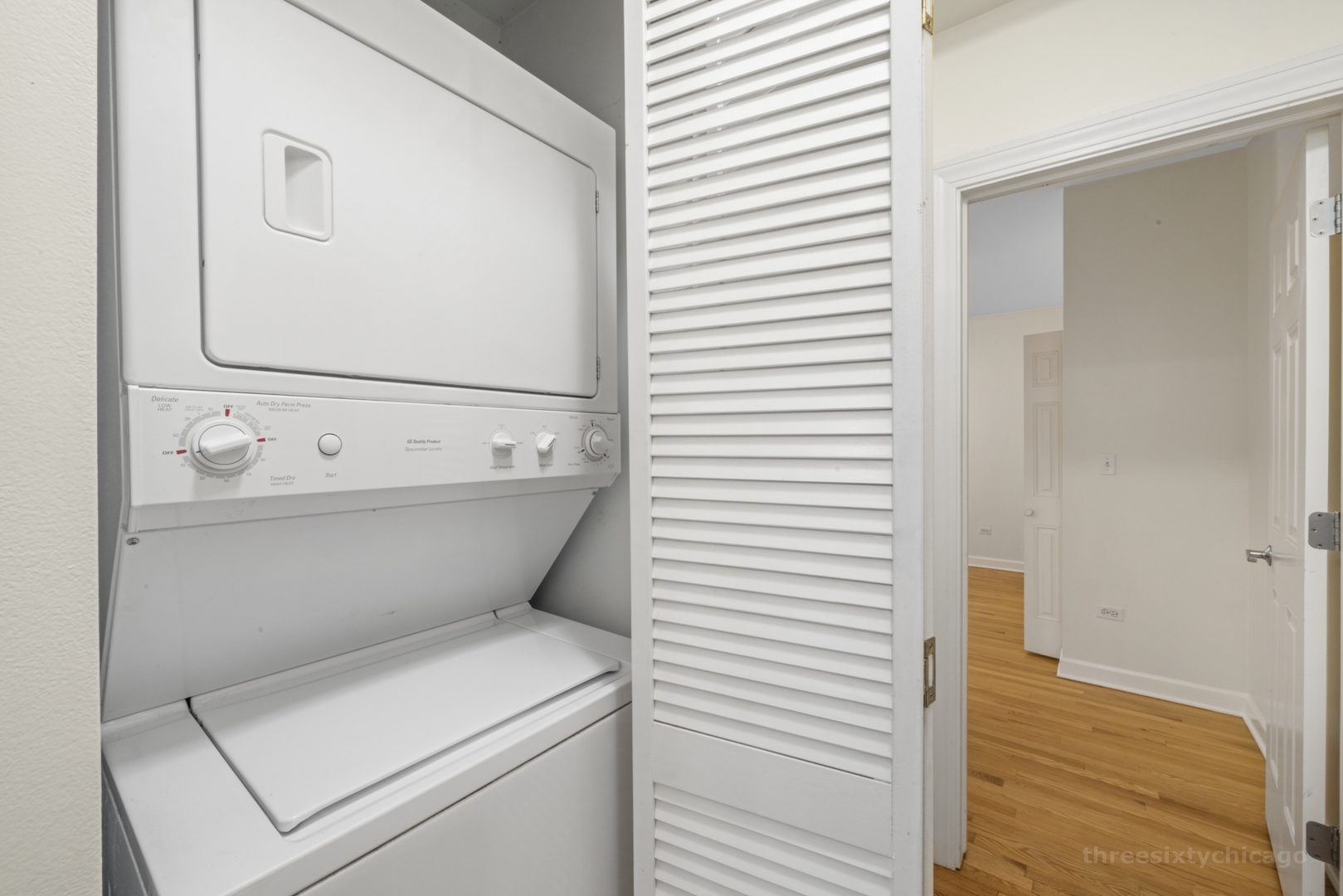 2124 N Hudson Avenue Unit: 104