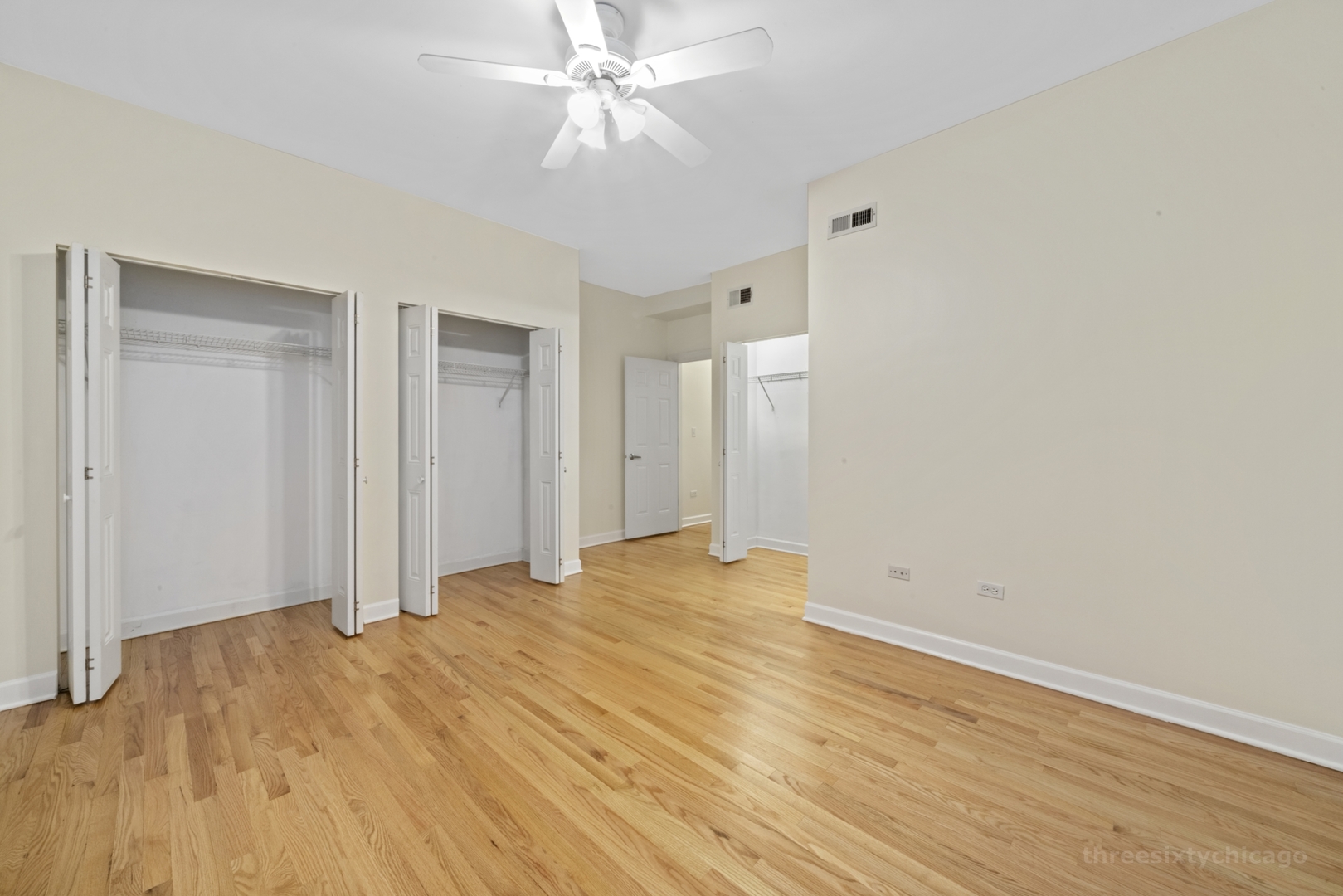 2124 N Hudson Avenue Unit: 104