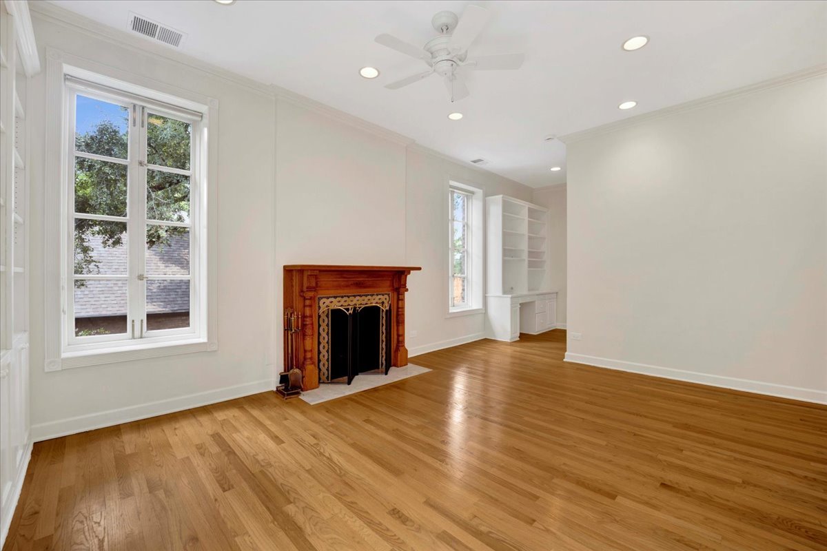 1224 N Dearborn Street Unit: 2R