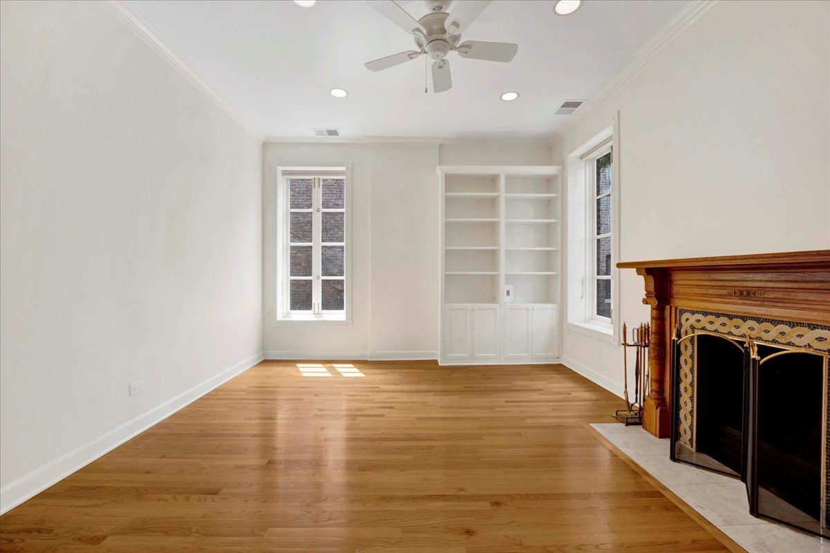 1224 N Dearborn Street Unit: 2R