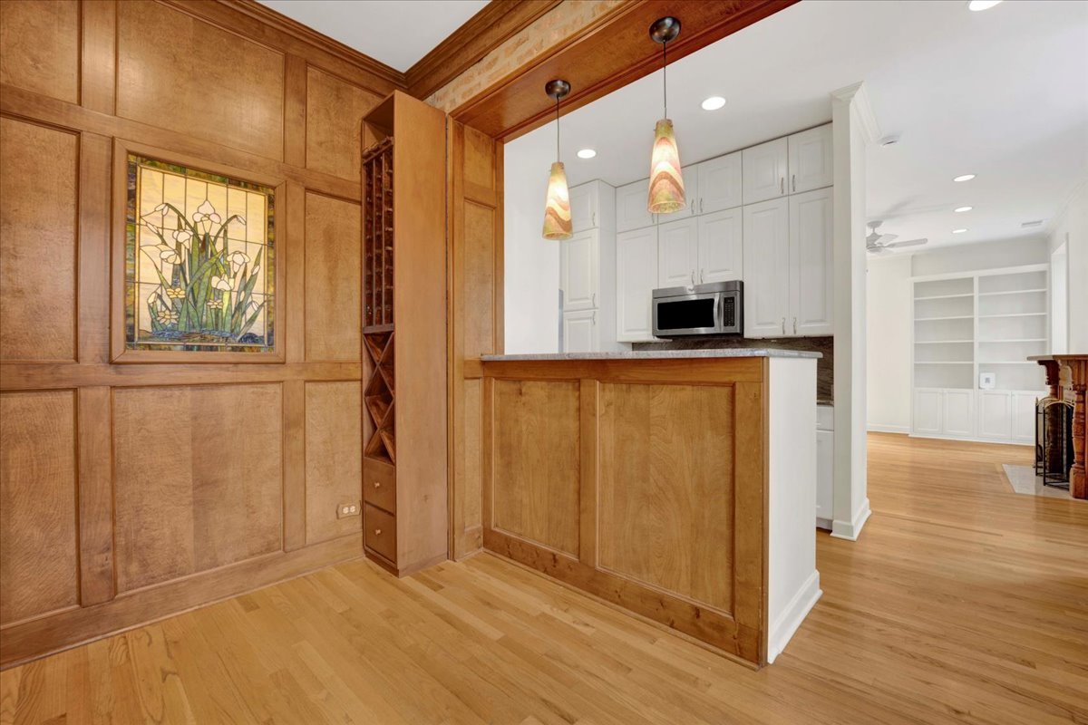 1224 N Dearborn Street Unit: 2R