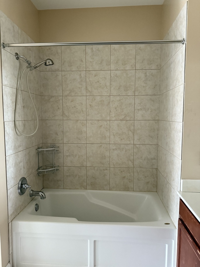 1600 S PRAIRIE Avenue Unit: 1607