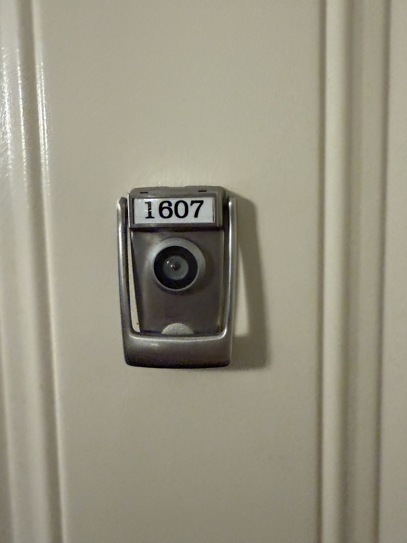 1600 S PRAIRIE Avenue Unit: 1607