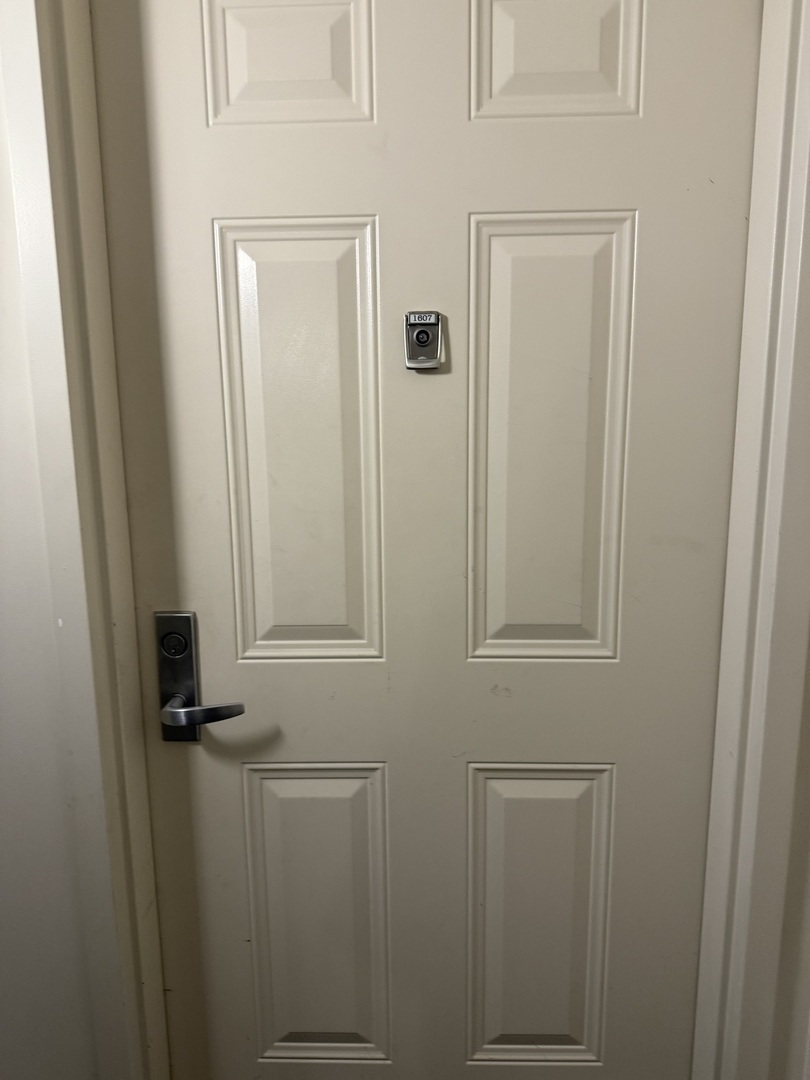 1600 S PRAIRIE Avenue Unit: 1607