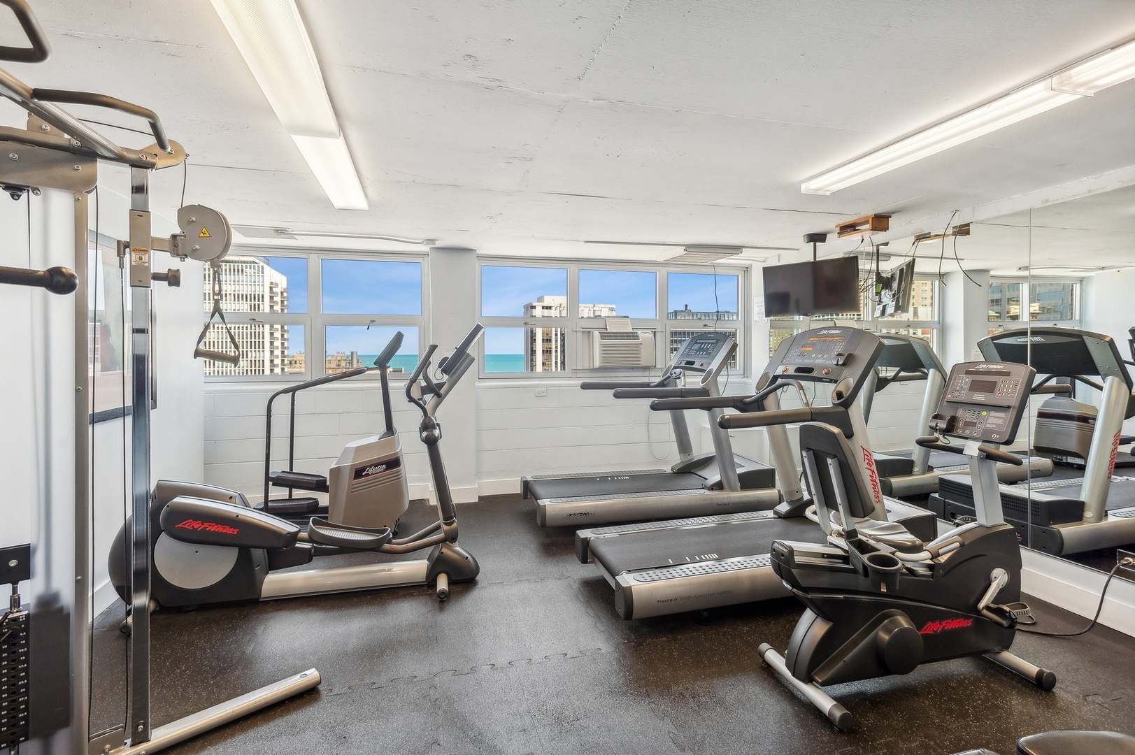 222 E PEARSON Street Unit: 1609