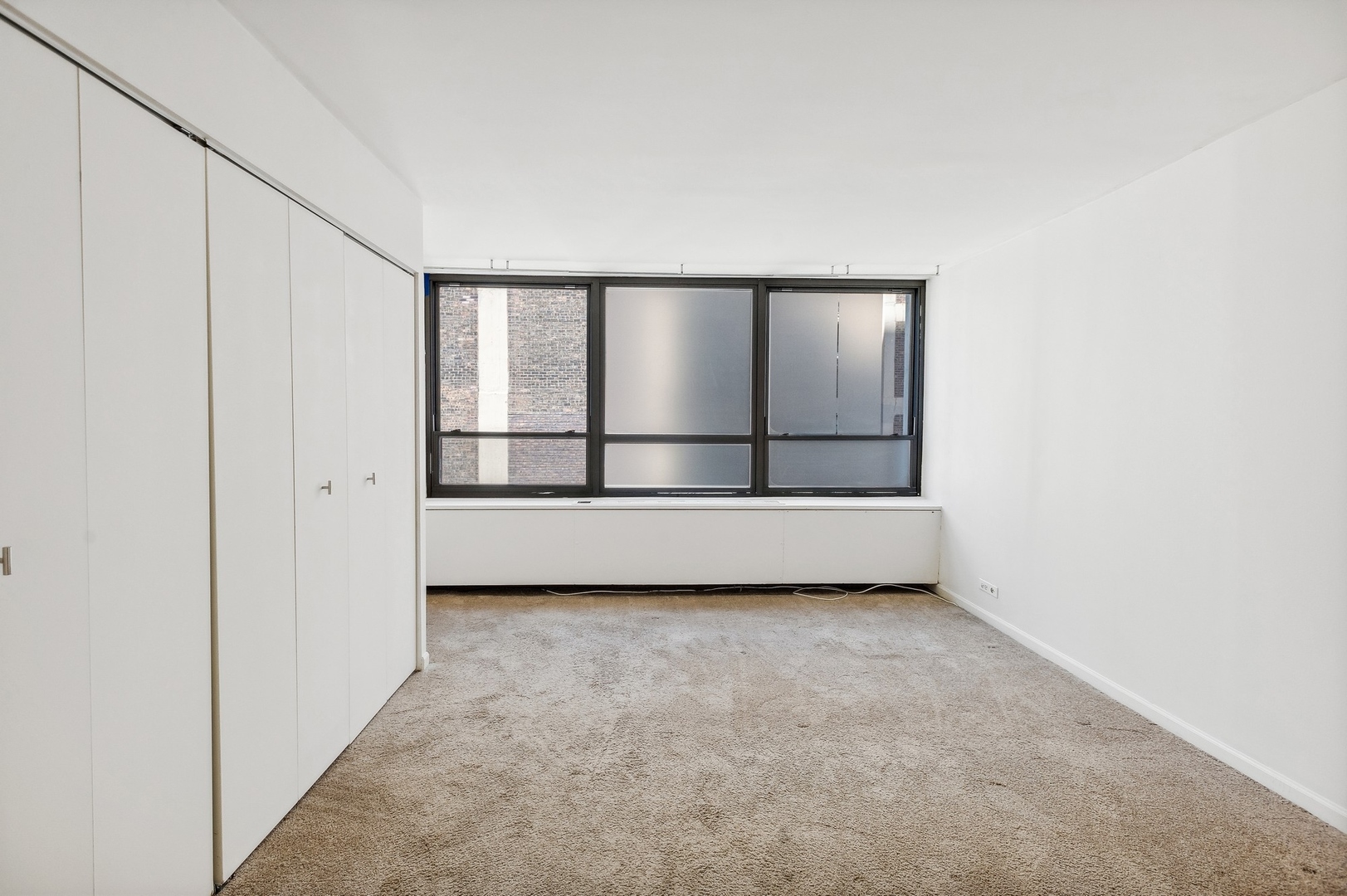 222 E PEARSON Street Unit: 1609