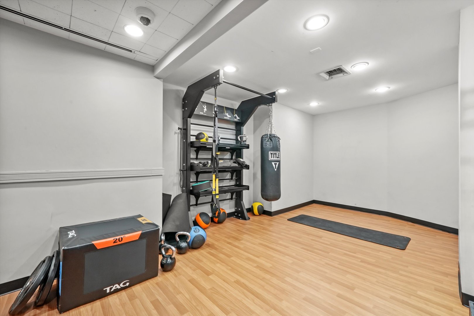 211 E Ohio Street Unit: 2707