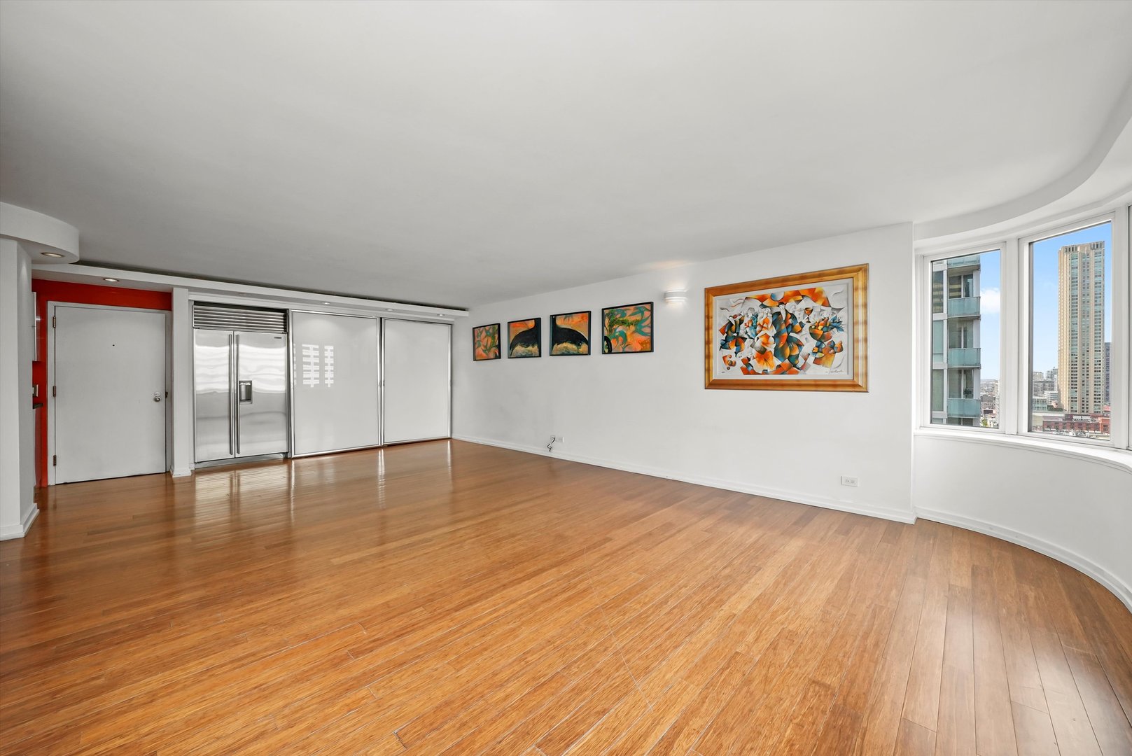 211 E Ohio Street Unit: 2707