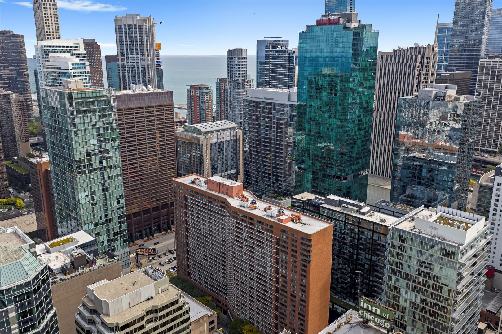 211 E Ohio Street Unit: 2707