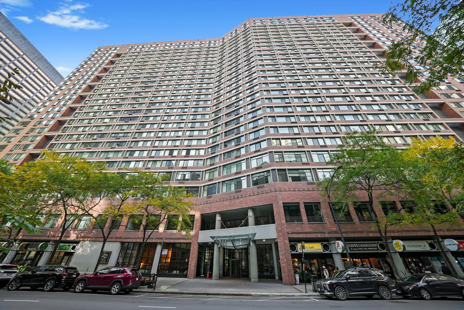211 E Ohio Street Unit: 2707