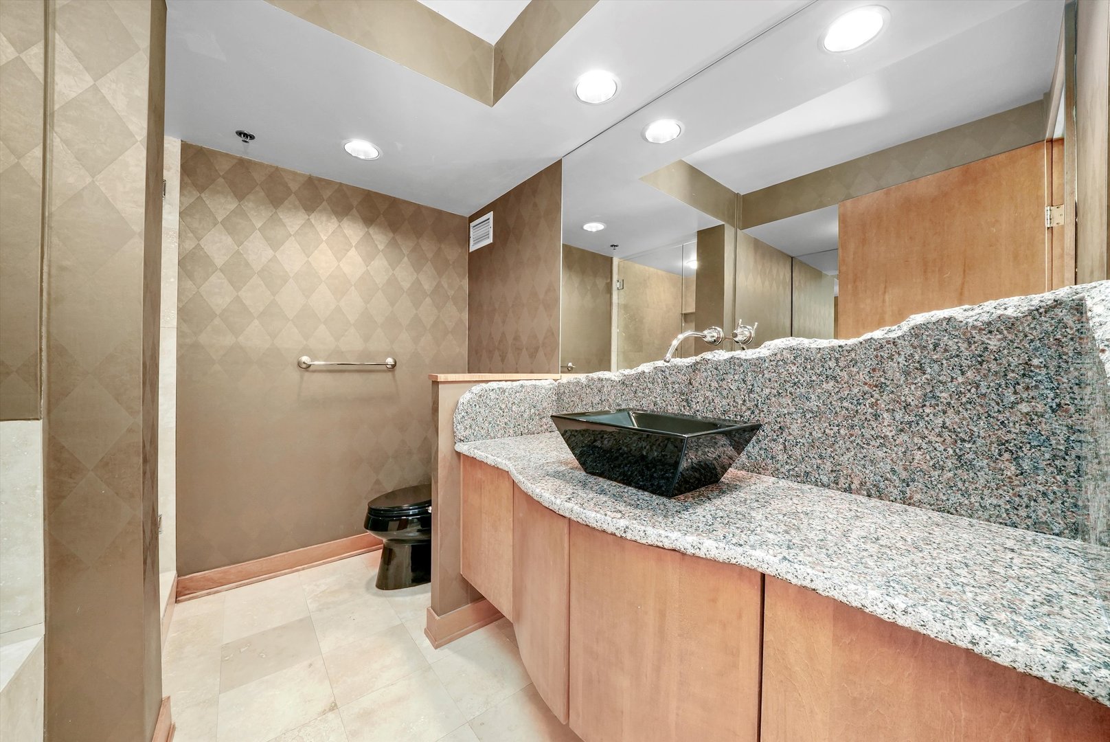 401 E Ontario Street Unit: 4206