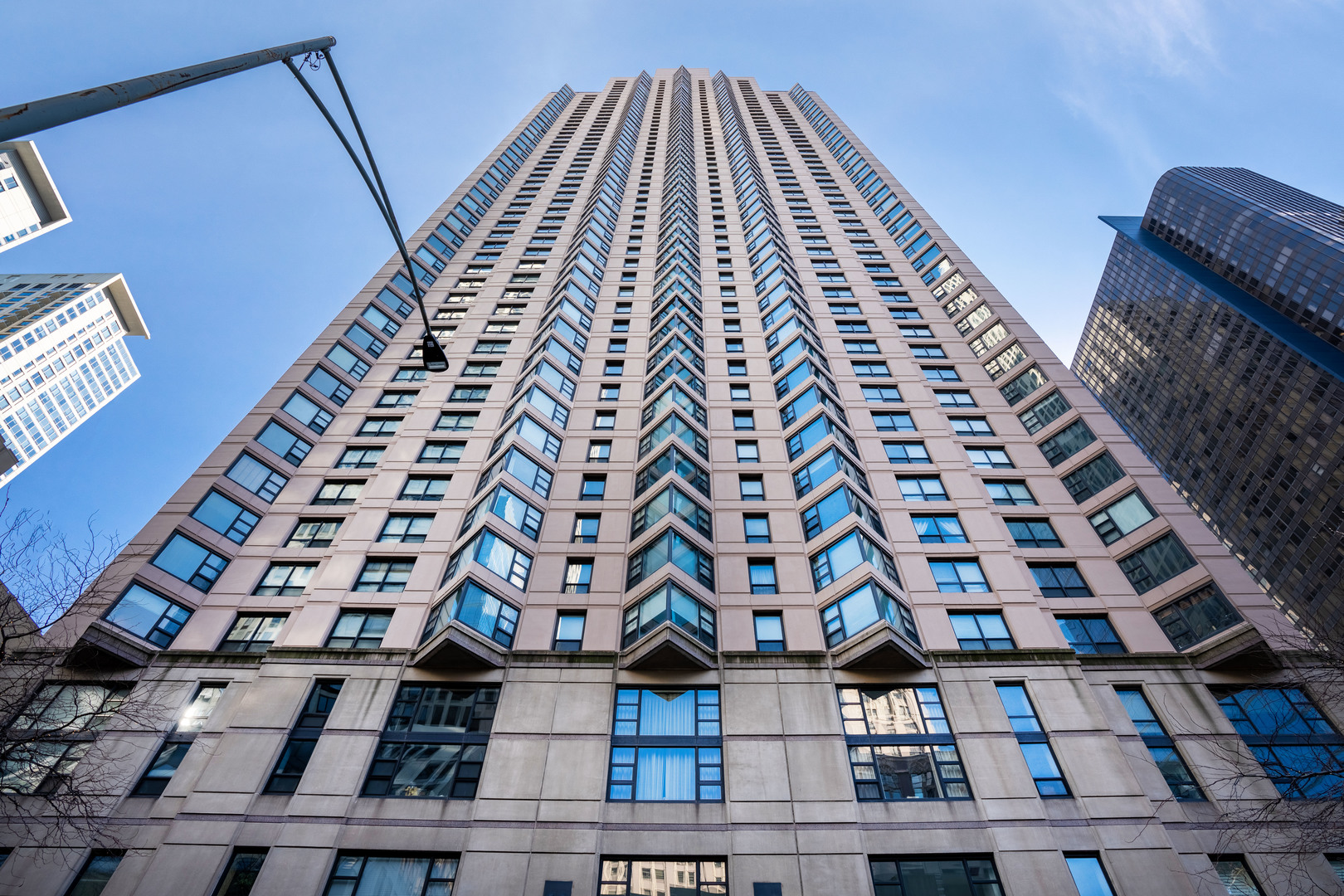 401 E ONTARIO Street Unit: 2409