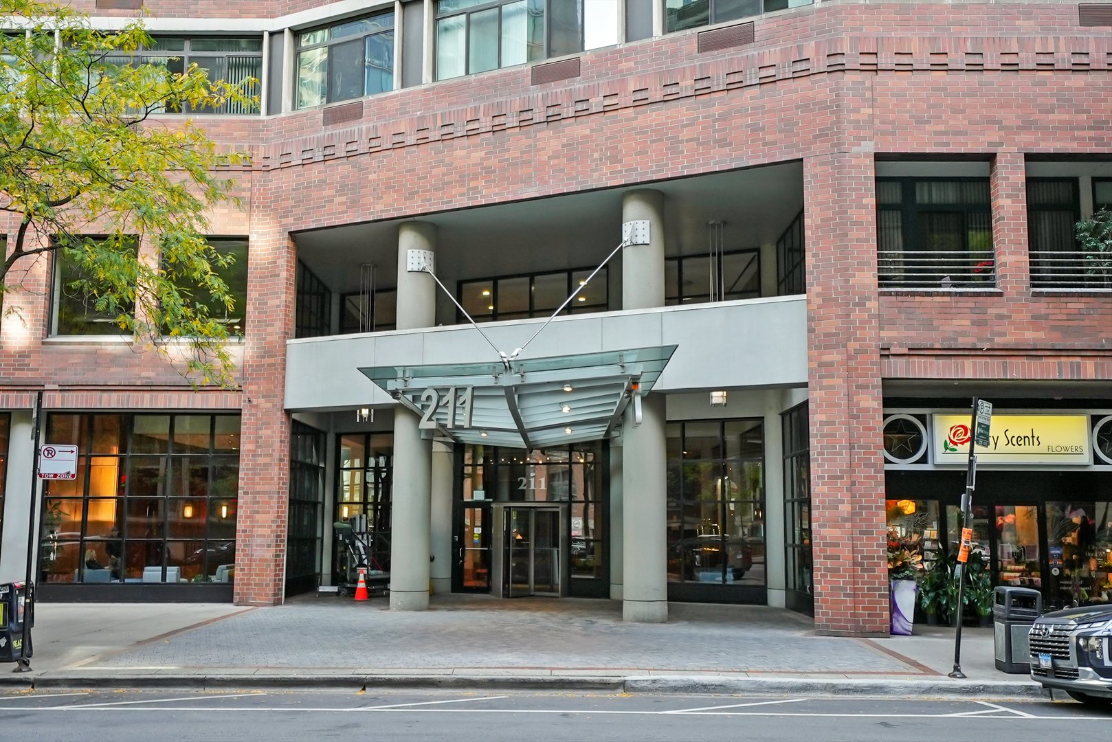 211 E Ohio Street Unit: 2707