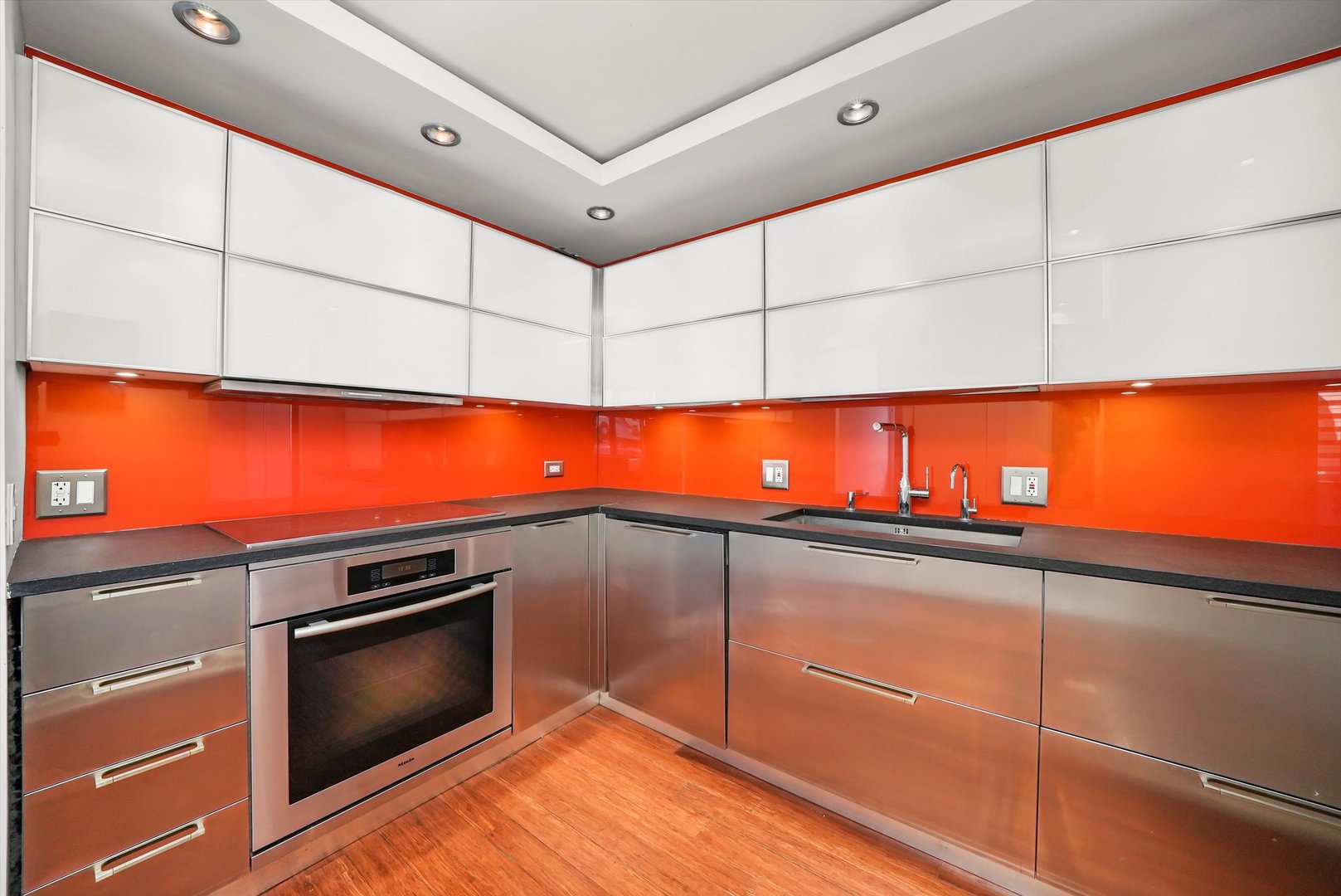 211 E Ohio Street Unit: 2707