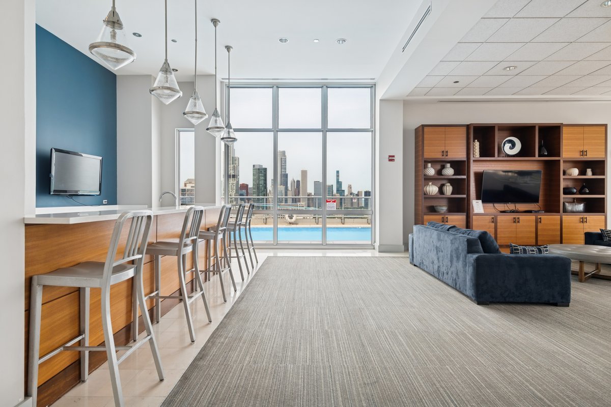 1629 S Prairie Avenue Unit: 801