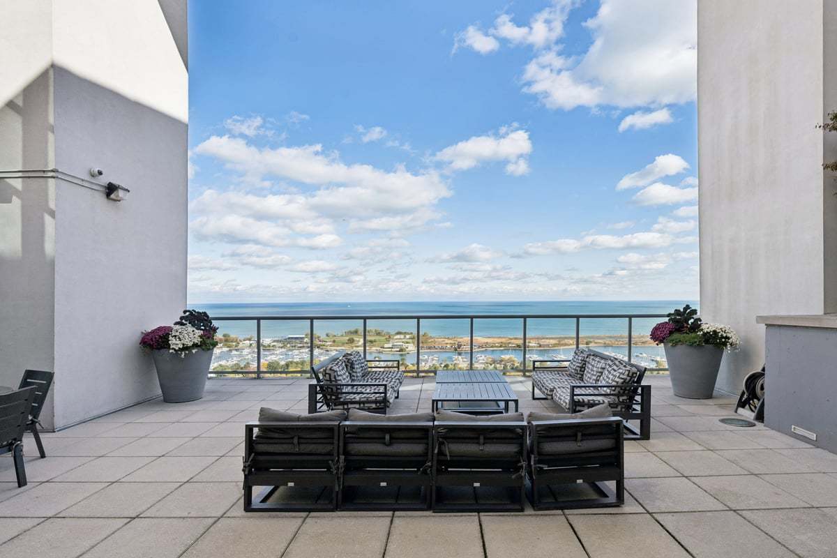 1629 S Prairie Avenue Unit: 801