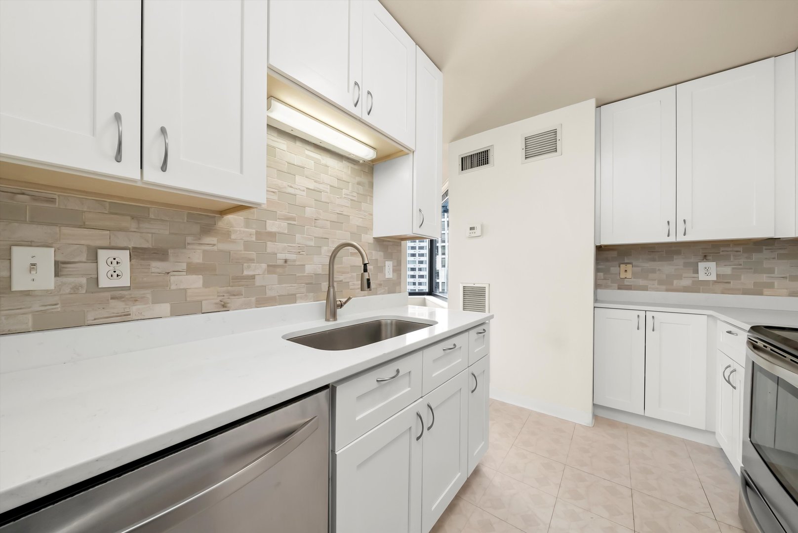 401 E ONTARIO Street Unit: 2409