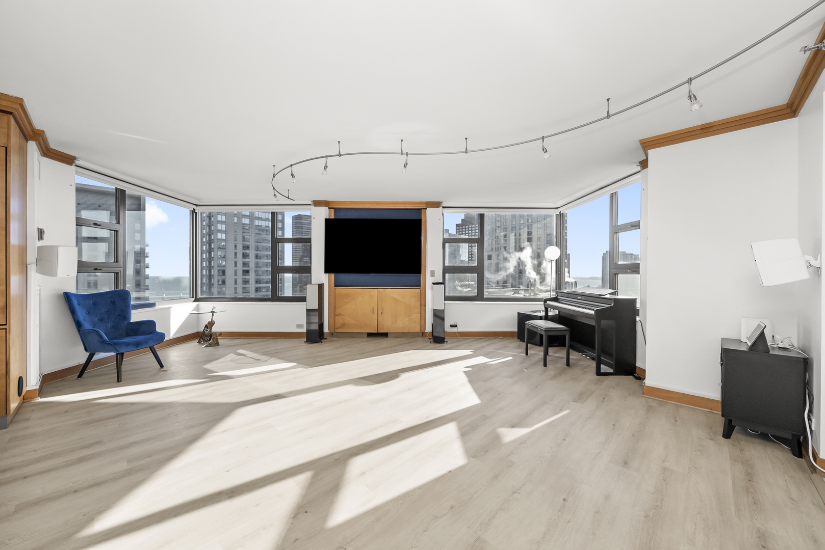 401 E Ontario Street Unit: 4206