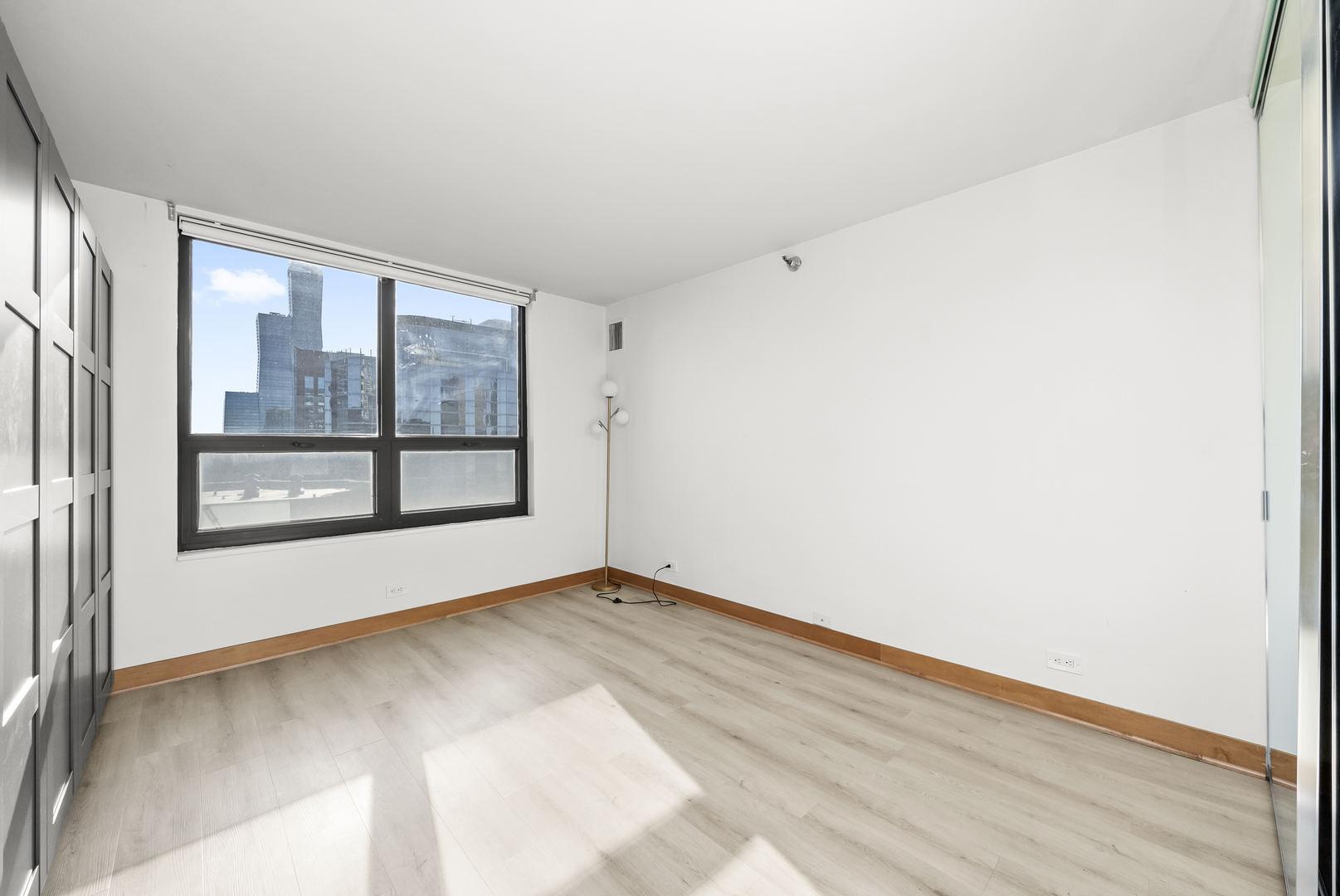 401 E Ontario Street Unit: 4206
