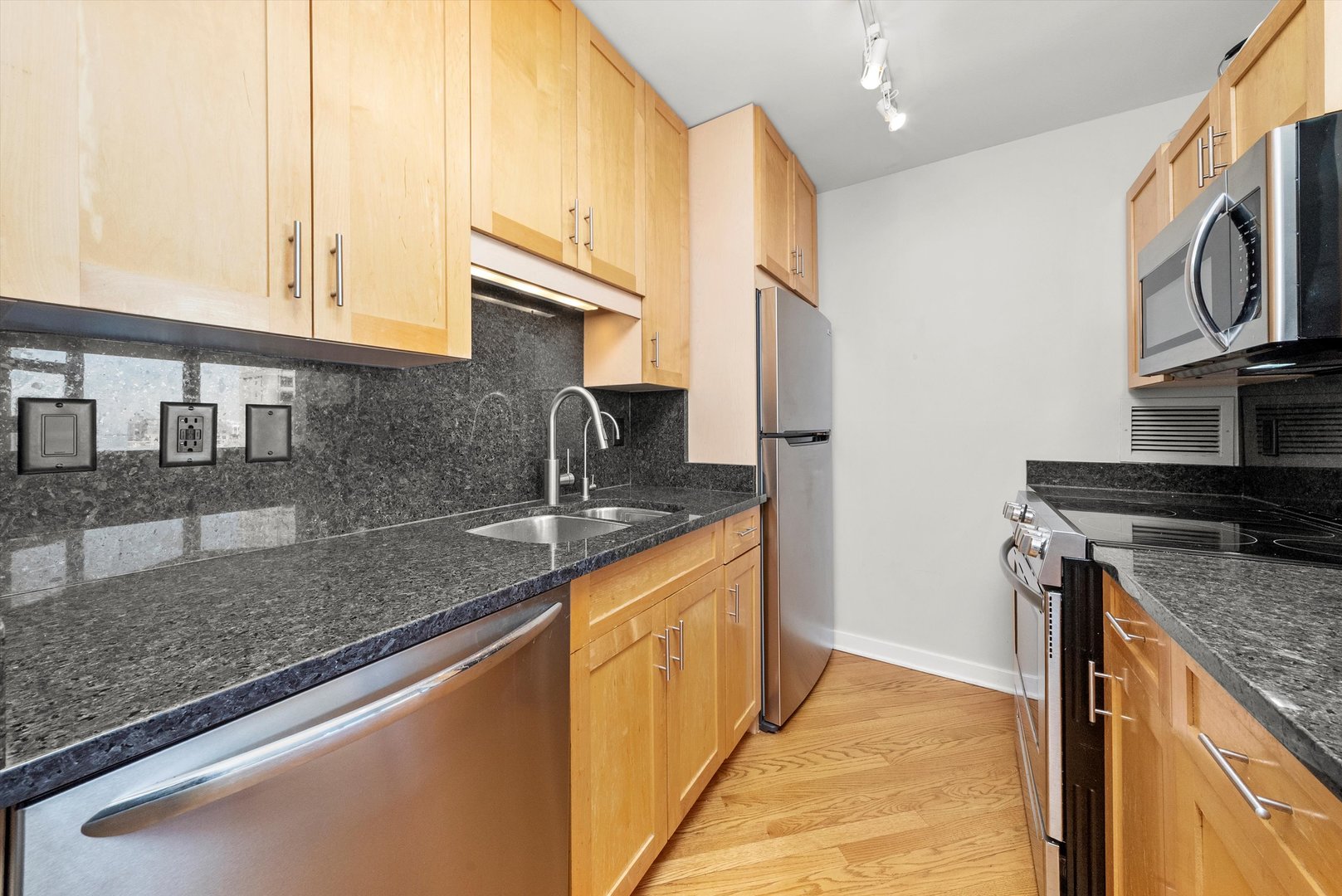 401 E ONTARIO Street Unit: 3205