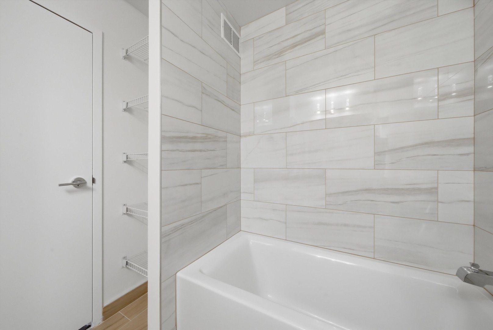 401 E ONTARIO Street Unit: 2203