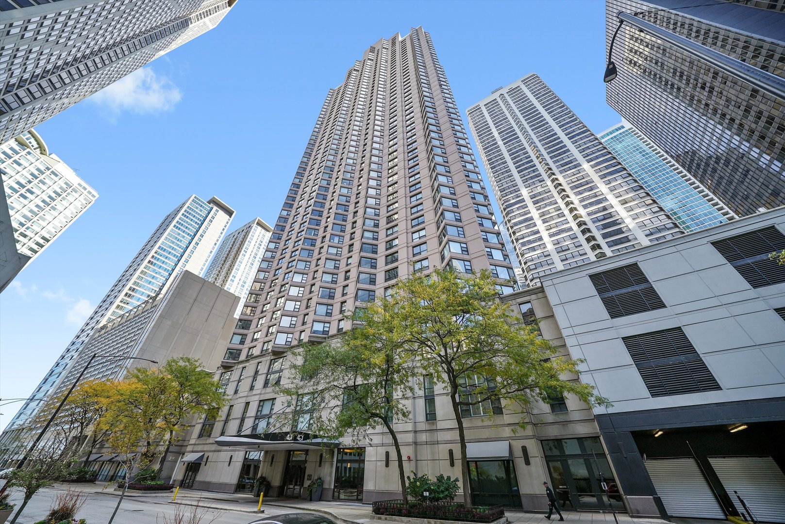 401 E ONTARIO Street Unit: 2203